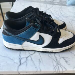 Nike Men’s Dunk low in very good condition.